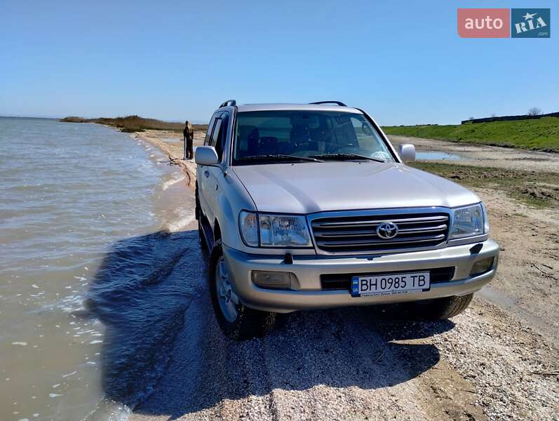 Позашляховик / Кросовер Toyota Land Cruiser 2004 в Одесі