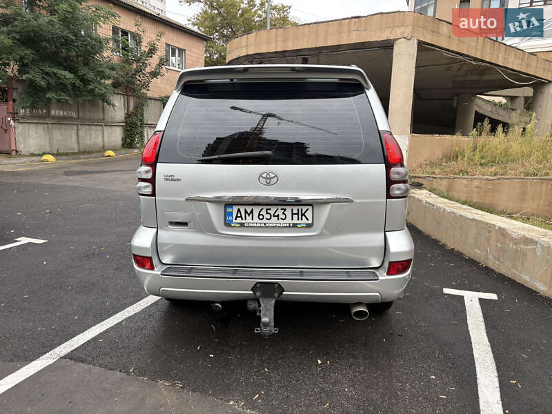 Внедорожник / Кроссовер Toyota Land Cruiser 2006 в Киеве фото 8 Внедорожник / Кроссовер Toyota Land Cruiser 2006 в Киеве