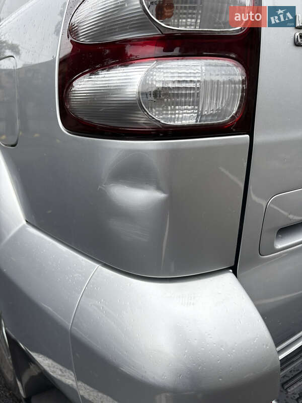 Внедорожник / Кроссовер Toyota Land Cruiser 2006 в Киеве фото 25 Внедорожник / Кроссовер Toyota Land Cruiser 2006 в Киеве