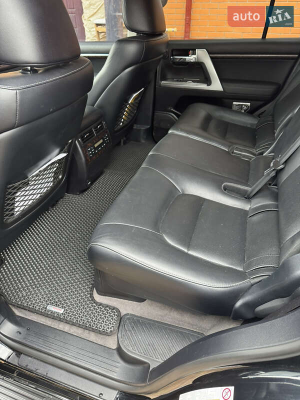 Внедорожник / Кроссовер Toyota Land Cruiser 2015 в Киеве фото 11 Внедорожник / Кроссовер Toyota Land Cruiser 2015 в Киеве
