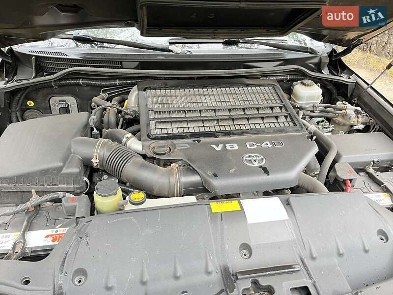 Внедорожник / Кроссовер Toyota Land Cruiser 2008 в Чернигове