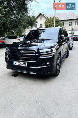 Внедорожник / Кроссовер Toyota Land Cruiser 2017 в 