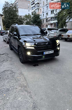 Внедорожник / Кроссовер Toyota Land Cruiser 2017 в 
