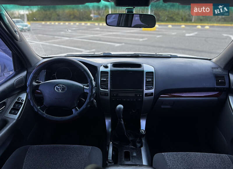 Внедорожник / Кроссовер Toyota Land Cruiser 2004 в Черновцах