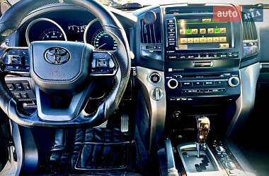 Внедорожник / Кроссовер Toyota Land Cruiser 2011 в 