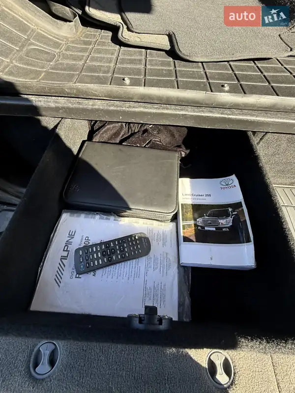 Позашляховик / Кросовер Toyota Land Cruiser 2011 в Києві документ