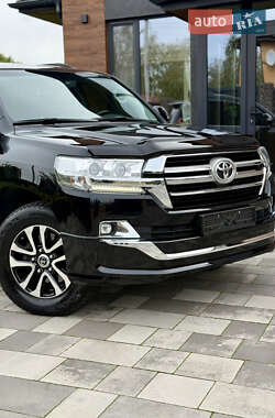 Внедорожник / Кроссовер Toyota Land Cruiser 2020 в 
