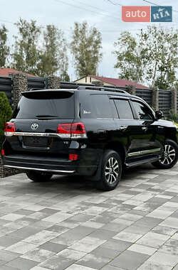 Внедорожник / Кроссовер Toyota Land Cruiser 2020 в 