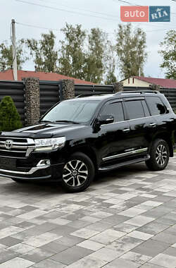 Внедорожник / Кроссовер Toyota Land Cruiser 2020 в 