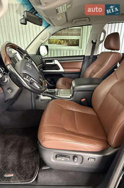 Внедорожник / Кроссовер Toyota Land Cruiser 2020 в 