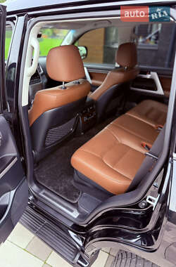 Внедорожник / Кроссовер Toyota Land Cruiser 2020 в 