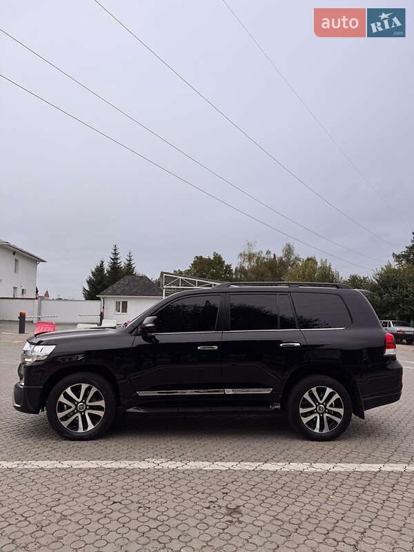 Позашляховик / Кросовер Toyota Land Cruiser 2019 в Чернівцях