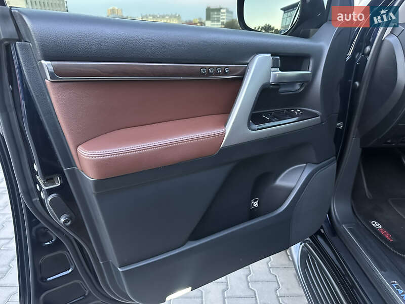 Внедорожник / Кроссовер Toyota Land Cruiser 2016 в Харькове