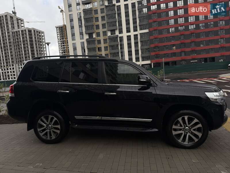 Внедорожник / Кроссовер Toyota Land Cruiser 2020 в Киеве фото 8 Внедорожник / Кроссовер Toyota Land Cruiser 2020 в Киеве