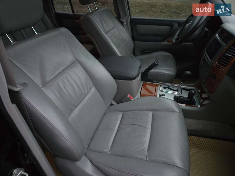 Позашляховик / Кросовер Toyota Land Cruiser 2004 в Малині