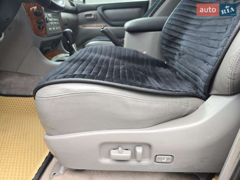 Позашляховик / Кросовер Toyota Land Cruiser 2004 в Малині