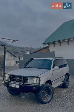 Внедорожник / Кроссовер Toyota Land Cruiser 2002 в Рахове