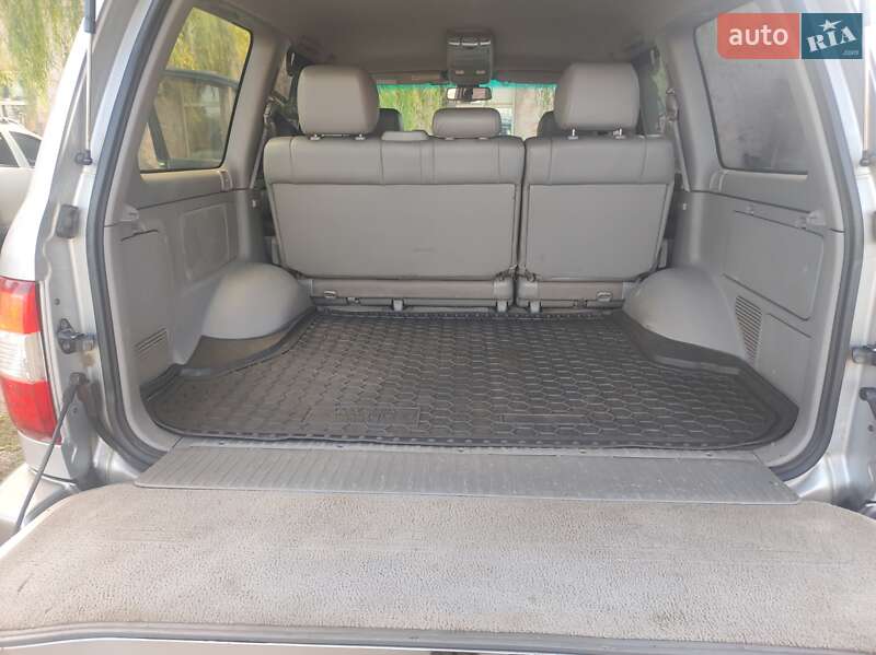 Внедорожник / Кроссовер Toyota Land Cruiser 2006 в Кривом Роге