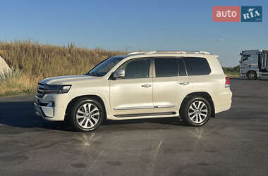 Внедорожник / Кроссовер Toyota Land Cruiser 2017 в 