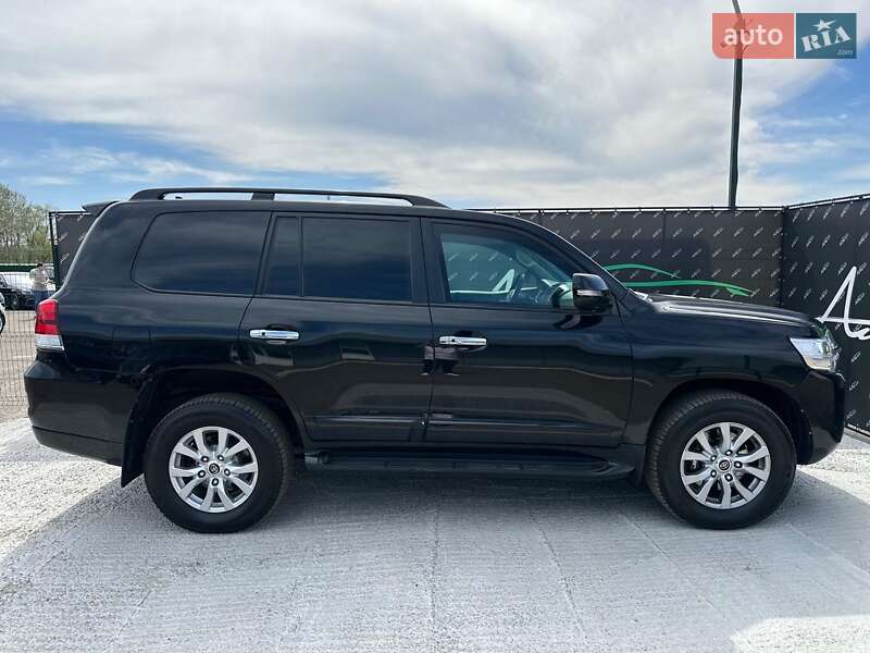 Внедорожник / Кроссовер Toyota Land Cruiser 2014 в Киеве фото 9 Внедорожник / Кроссовер Toyota Land Cruiser 2014 в Киеве