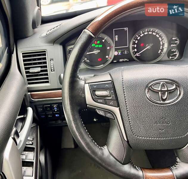 Внедорожник / Кроссовер Toyota Land Cruiser 2018 в Киеве