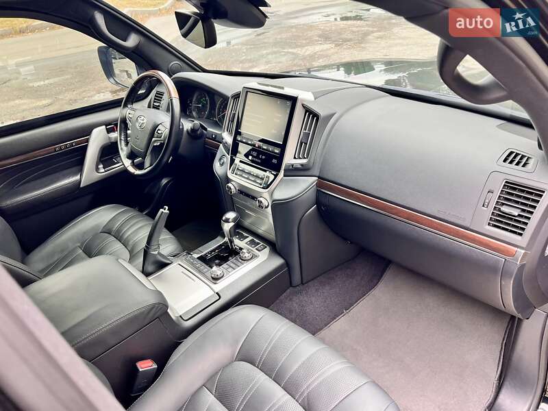 Внедорожник / Кроссовер Toyota Land Cruiser 2018 в Киеве