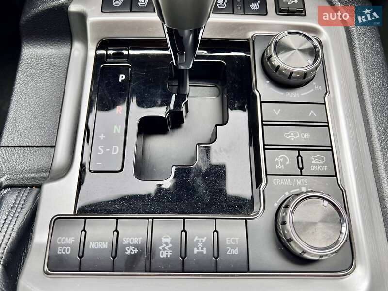 Внедорожник / Кроссовер Toyota Land Cruiser 2018 в Киеве