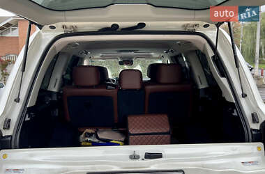 Внедорожник / Кроссовер Toyota Land Cruiser 2017 в 