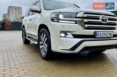 Внедорожник / Кроссовер Toyota Land Cruiser 2017 в 