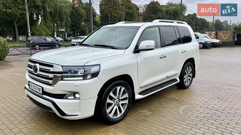 Внедорожник / Кроссовер Toyota Land Cruiser 2017 в 