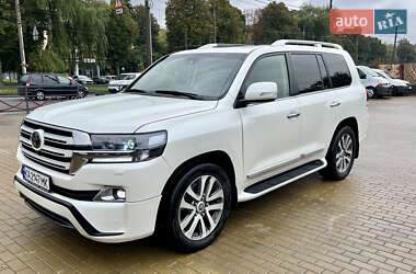 Внедорожник / Кроссовер Toyota Land Cruiser 2017 в 