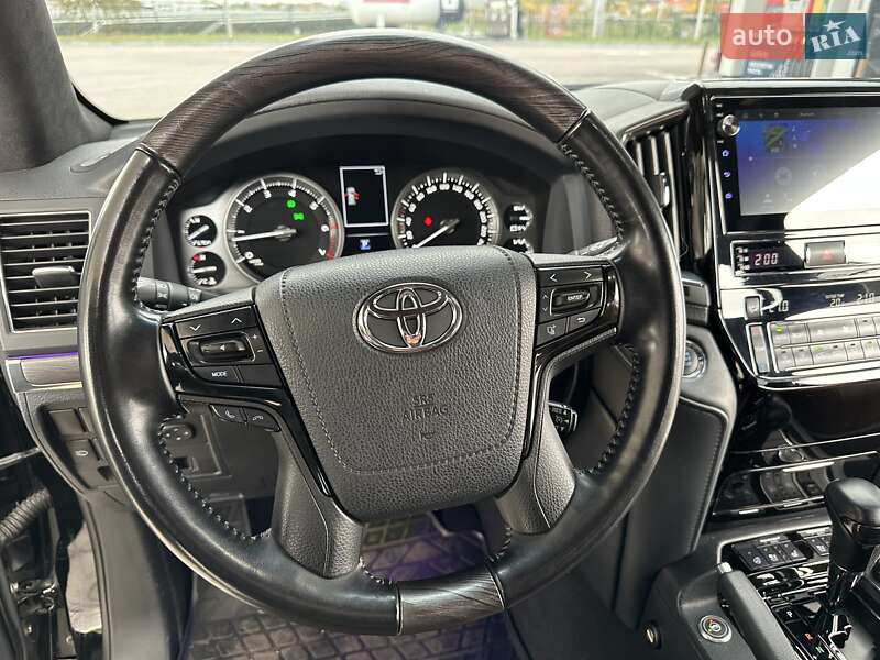 Позашляховик / Кросовер Toyota Land Cruiser 2020 в Дніпрі
