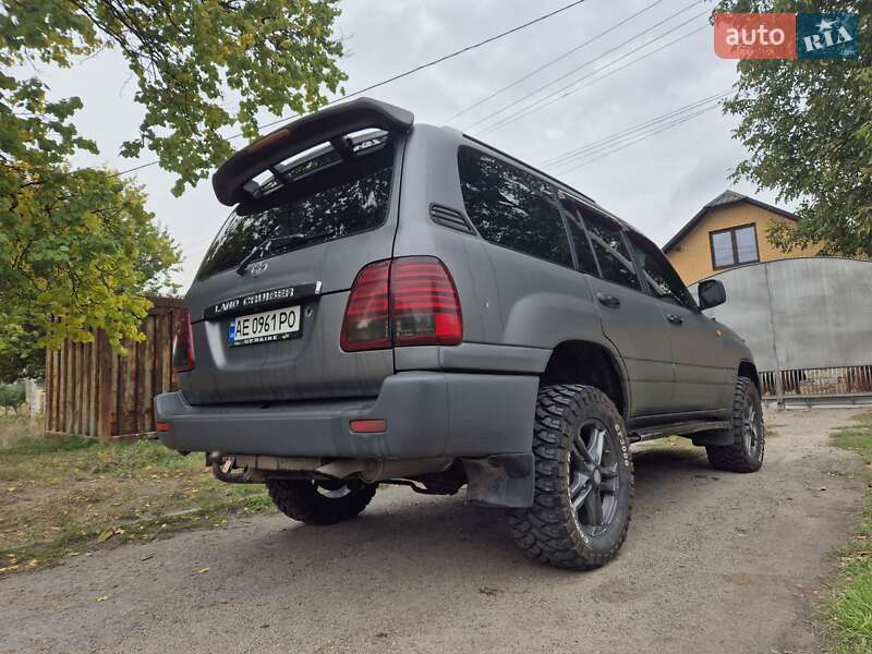 Внедорожник / Кроссовер Toyota Land Cruiser 2003 в Новомосковске