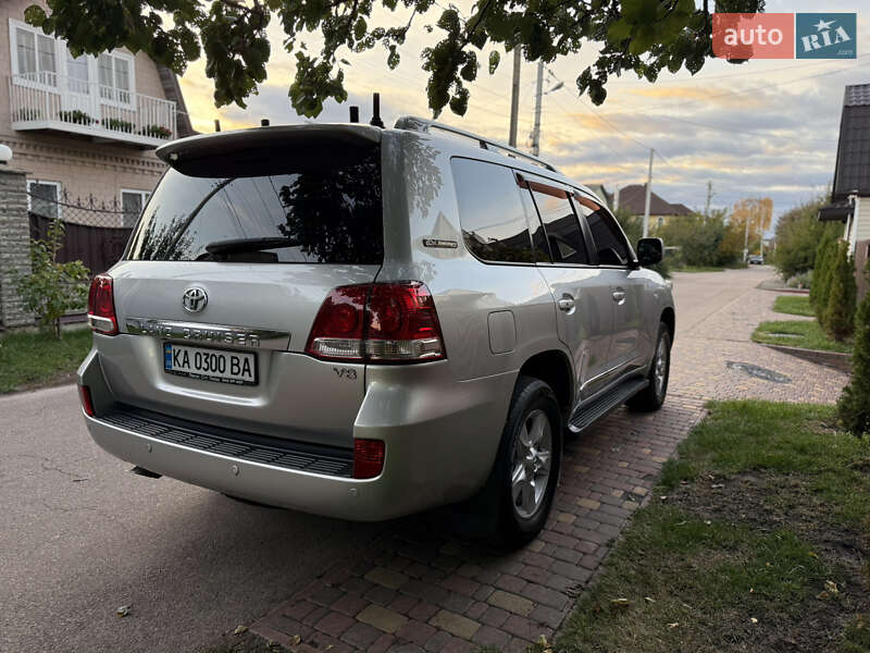 Внедорожник / Кроссовер Toyota Land Cruiser 2011 в Борисполе фото 7 Внедорожник / Кроссовер Toyota Land Cruiser 2011 в Борисполе