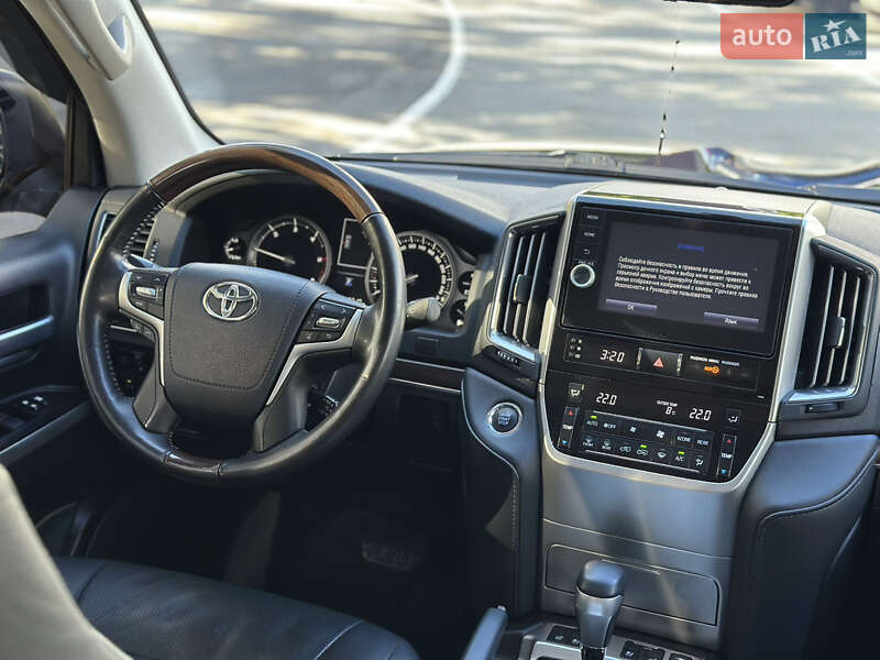 Внедорожник / Кроссовер Toyota Land Cruiser 2019 в Киеве