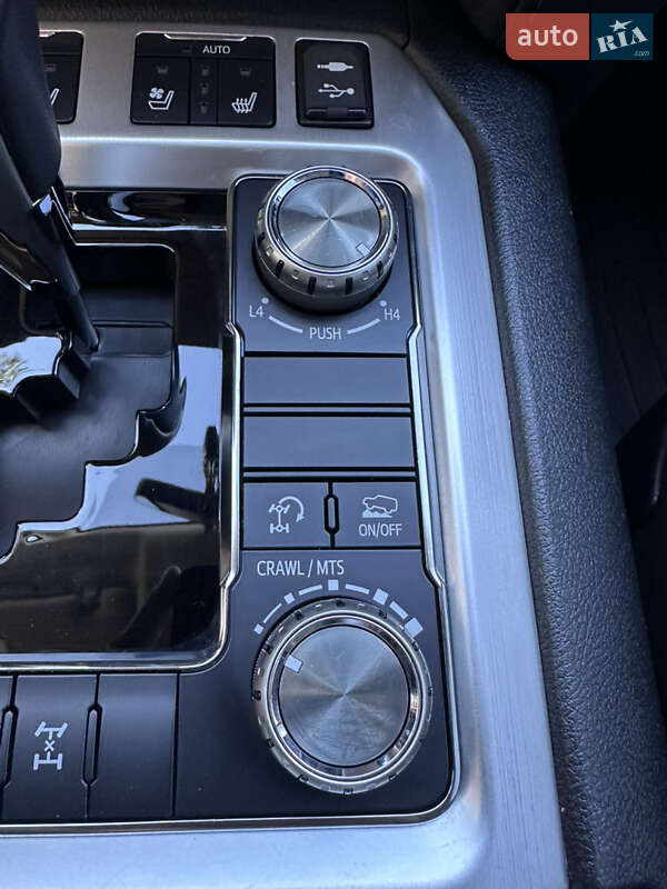Внедорожник / Кроссовер Toyota Land Cruiser 2019 в Киеве