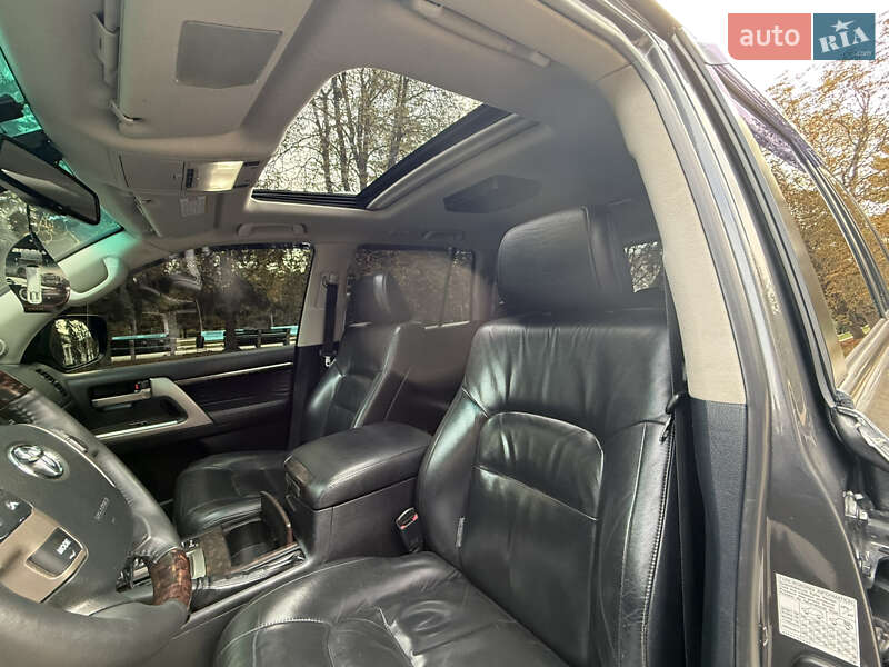 Внедорожник / Кроссовер Toyota Land Cruiser 2011 в Желтых Водах