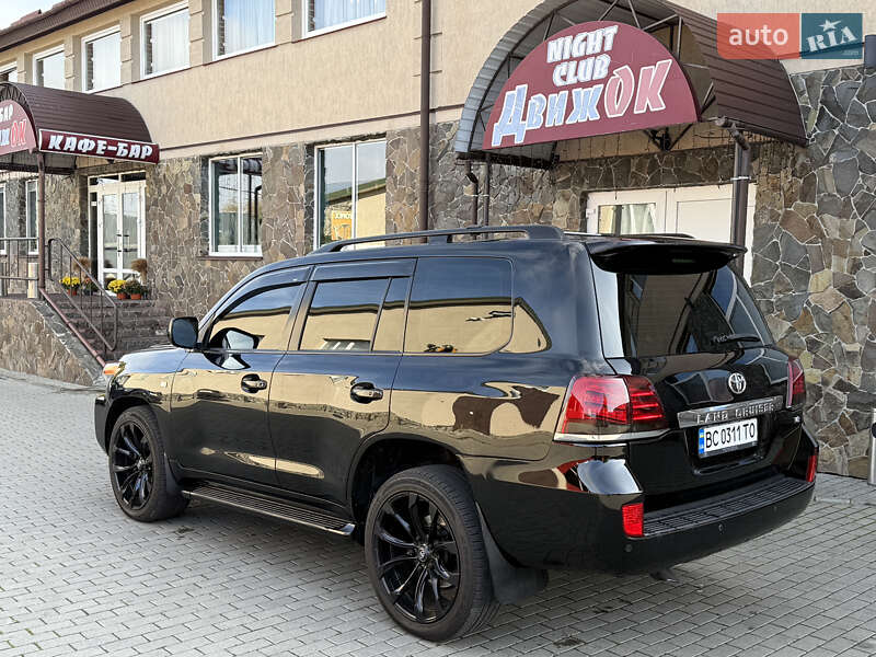 Внедорожник / Кроссовер Toyota Land Cruiser 2008 в Владимире