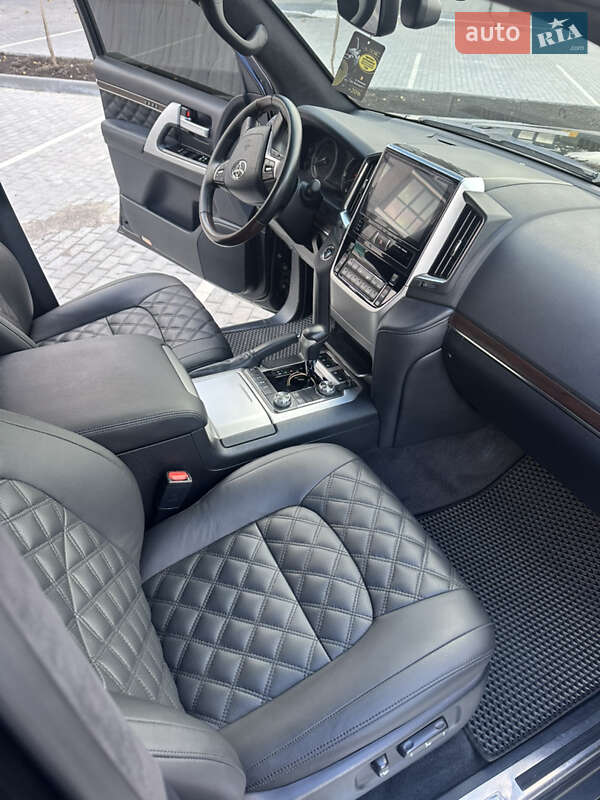 Позашляховик / Кросовер Toyota Land Cruiser 2017 в Вінниці