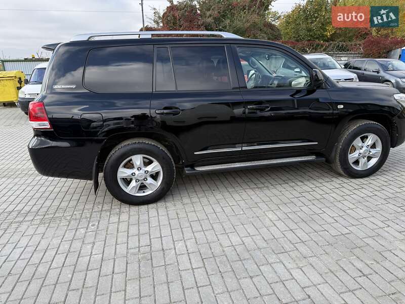 Позашляховик / Кросовер Toyota Land Cruiser 2011 в Тернополі