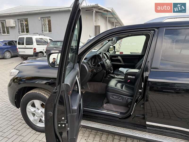 Позашляховик / Кросовер Toyota Land Cruiser 2011 в Тернополі