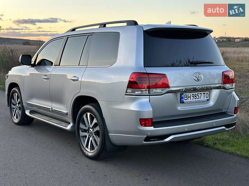 Внедорожник / Кроссовер Toyota Land Cruiser 2016 в Одессе фото 21 Внедорожник / Кроссовер Toyota Land Cruiser 2016 в Одессе