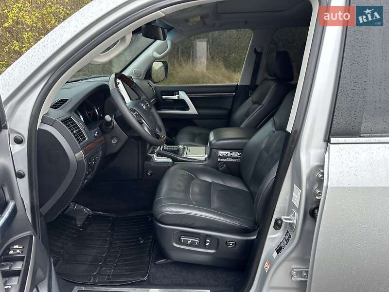 Внедорожник / Кроссовер Toyota Land Cruiser 2016 в Одессе фото 46 Внедорожник / Кроссовер Toyota Land Cruiser 2016 в Одессе