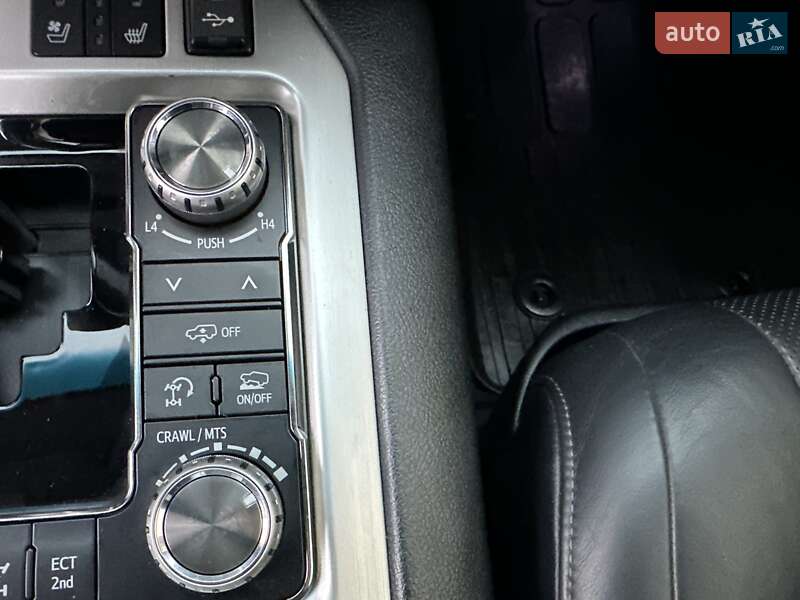 Внедорожник / Кроссовер Toyota Land Cruiser 2016 в Одессе фото 53 Внедорожник / Кроссовер Toyota Land Cruiser 2016 в Одессе