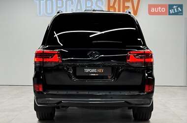 Внедорожник / Кроссовер Toyota Land Cruiser 2018 в 