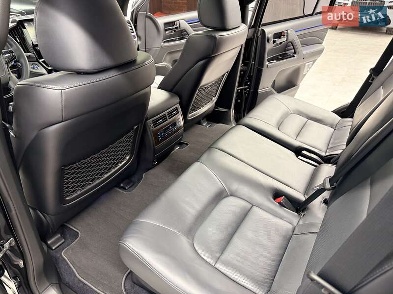 Внедорожник / Кроссовер Toyota Land Cruiser 2018 в Киеве фото 47 Внедорожник / Кроссовер Toyota Land Cruiser 2018 в Киеве