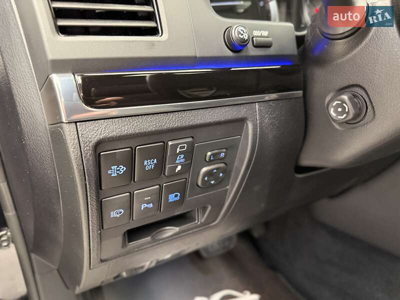 Внедорожник / Кроссовер Toyota Land Cruiser 2018 в Киеве фото 57 Внедорожник / Кроссовер Toyota Land Cruiser 2018 в Киеве
