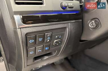 Внедорожник / Кроссовер Toyota Land Cruiser 2018 в 