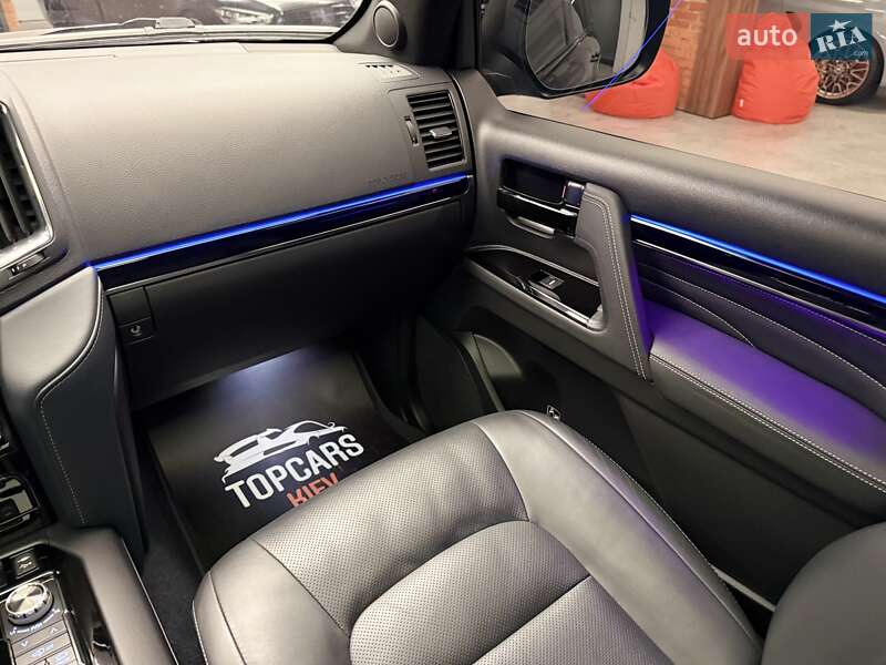 Внедорожник / Кроссовер Toyota Land Cruiser 2018 в Киеве фото 70 Внедорожник / Кроссовер Toyota Land Cruiser 2018 в Киеве