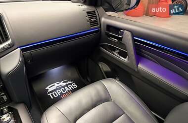 Внедорожник / Кроссовер Toyota Land Cruiser 2018 в 